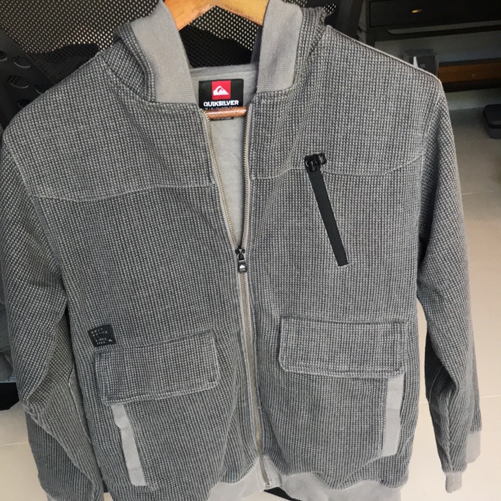 Quicksilver Boys hoodie sweater. SZ 12-14 - prep-owned in crest condition